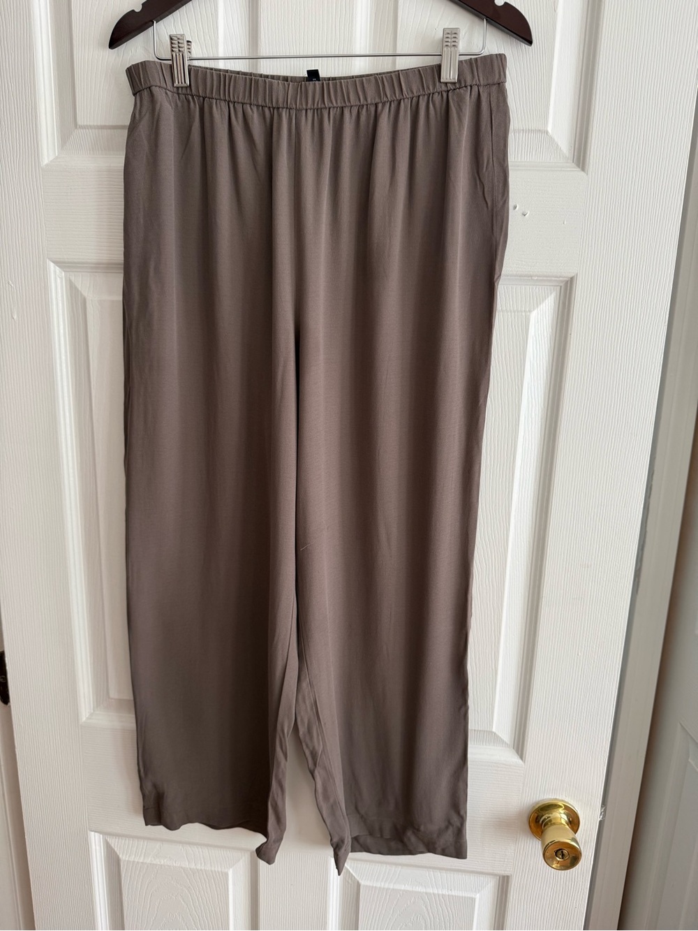 Eileen Fisher Wide-Leg silk Pull-On Pants in Taupe Gray